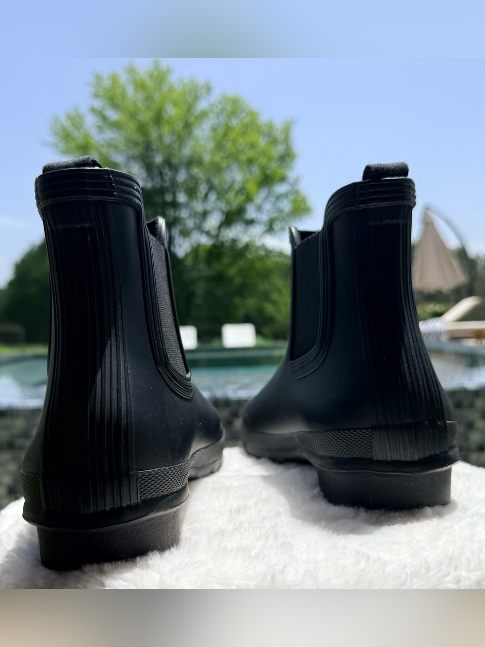 Women’s Hunter Black Low Chelsea Rain Boots with Red Logo - Picture 8 of 8